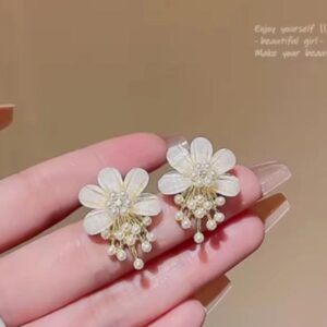 ZJX-162 Flower Pearl Korean Earrings  Elegant Design, Stylish Fashion Accessory for Women