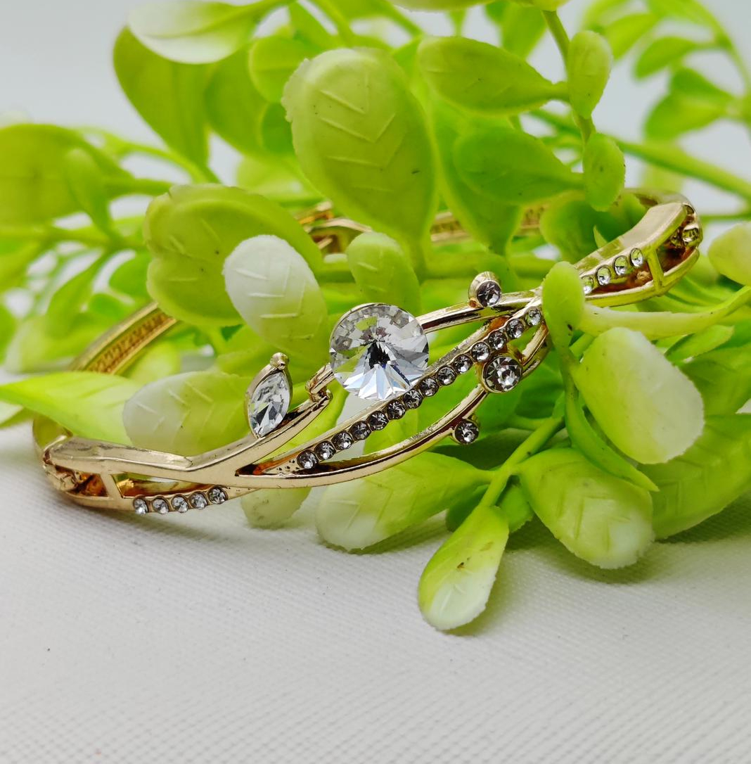 Elegant Adjustable Imported Crystal Vine Bracelet , A Dazzling Masterpiece | Best Quality Artificial Bracelet For Girls & Women | Imported Glamour for Every Occasion